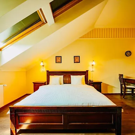 Joy Crystal Heart Apartment